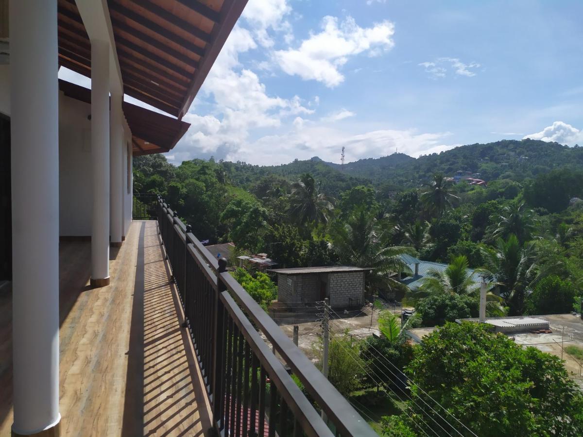 Mahaweli King'S Villa Kandy Buitenkant foto